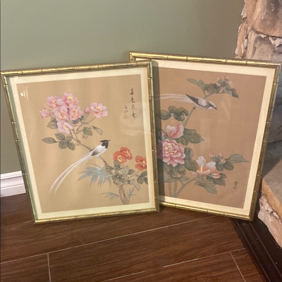 2 Vintage Traditional Chinese
Silk Paintings. - Picture 1 of 16